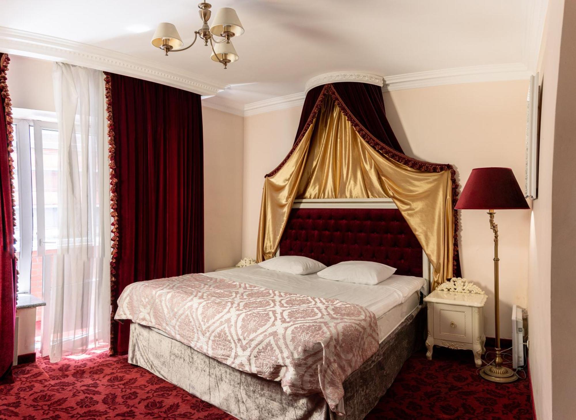 Royal City Hotel Kiev Exterior foto