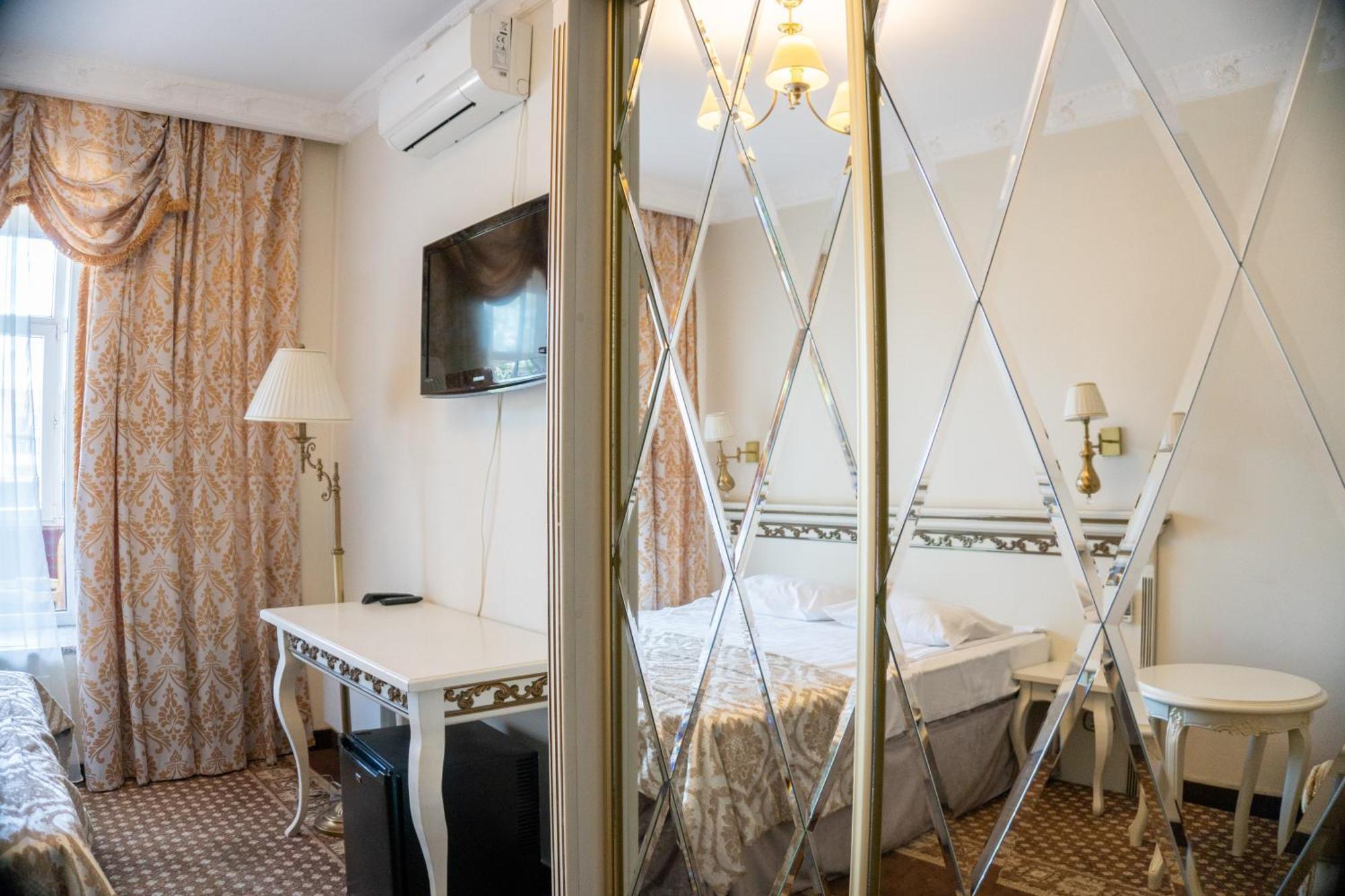 Royal City Hotel Kiev Exterior foto