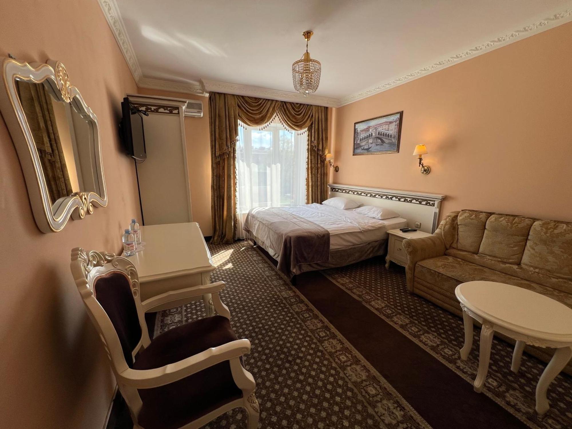 Royal City Hotel Kiev Exterior foto